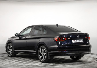 Подержанный автомобиль Volkswagen Jetta Sedan 2020 года (7 фото)