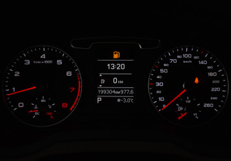 Подержанный автомобиль Audi Q3 2013 года (20 фото)