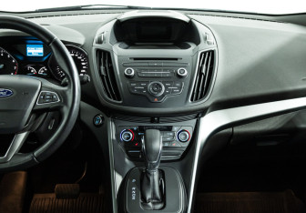 Подержанный автомобиль Ford Kuga 2019 года (14 фото)