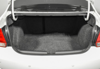 Подержанный автомобиль Volkswagen Polo Sedan 2013 года (19 фото)