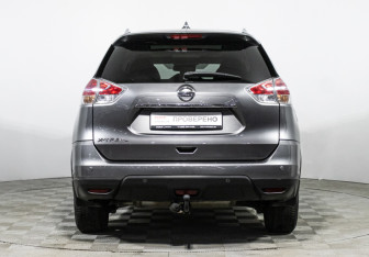 Подержанный автомобиль Nissan X-Trail 2018 года (6 фото)