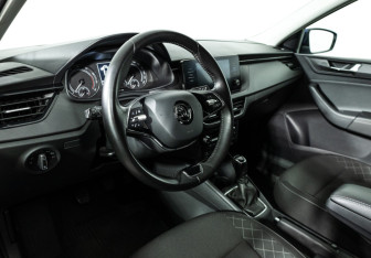 Подержанный автомобиль Skoda Rapid Liftback 2020 года (11 фото)
