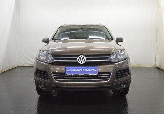 Подержанный автомобиль Volkswagen Touareg 2011 года (2 фото)