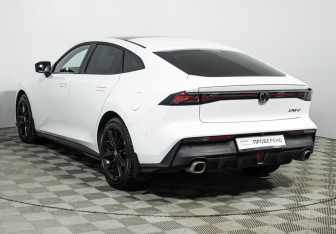 Подержанный автомобиль Changan UNI-V 2024 года (7 фото)