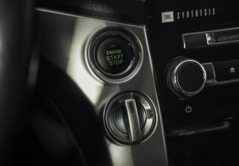 Подержанный автомобиль Toyota Land Cruiser Suv 2013 года (18 фото)