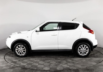Подержанный автомобиль Nissan Juke 2012 года (8 фото)