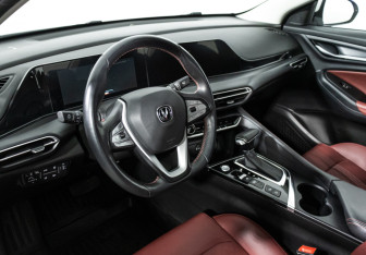 Подержанный автомобиль Changan Eado Plus 2023 года (11 фото)