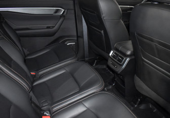 Подержанный автомобиль Geely Okavango 2023 года (14 фото)