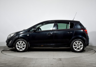 Подержанный автомобиль Opel Corsa 2012 года (8 фото)