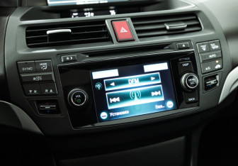 Подержанный автомобиль Honda Crosstour 2014 года (17 фото)