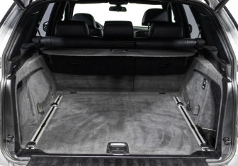 Подержанный автомобиль BMW X5 2012 года (15 фото)