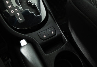 Подержанный автомобиль Kia Rio Hatchback 2014 года (16 фото)