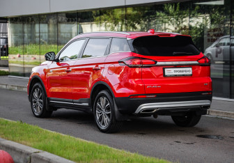 Подержанный автомобиль Geely Atlas Pro 2022 года (8 фото)