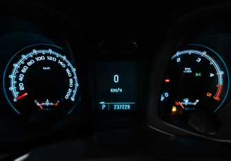 Подержанный автомобиль Chevrolet TrailBlazer 2014 года (12 фото)