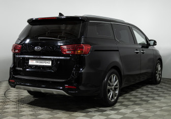 Подержанный автомобиль Kia Carnival 2018 года (5 фото)