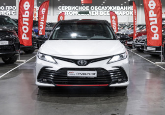 Подержанный автомобиль Toyota Camry Sedan 2021 года (3 фото)