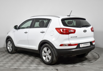 Подержанный автомобиль Kia Sportage 2011 года (7 фото)