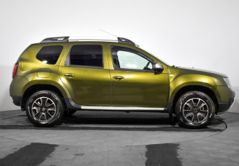 Подержанный автомобиль Renault Duster 2017 года (4 фото)