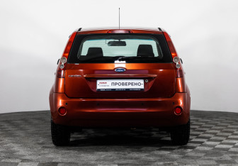 Подержанный автомобиль Ford Fiesta Hatchback 2007 года (6 фото)