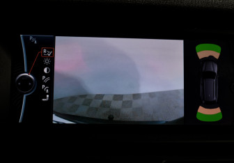 Подержанный автомобиль BMW X5 2012 года (16 фото)