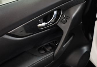 Подержанный автомобиль Nissan X-Trail 2018 года (21 фото)