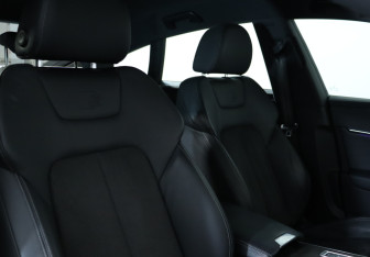Подержанный автомобиль Audi A7 2019 года (13 фото)