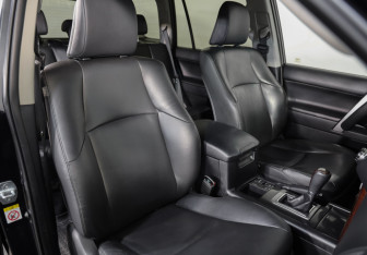 Подержанный автомобиль Toyota Land Cruiser Prado 2014 года (22 фото)