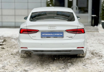 Подержанный автомобиль Audi A5 Liftback 2018 года (5 фото)
