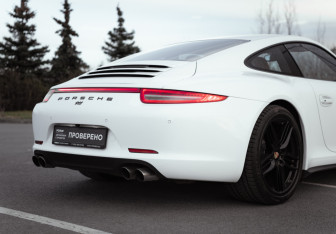 Подержанный автомобиль Porsche 911 Coupe 2013 года (15 фото)