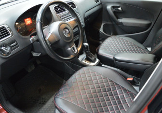 Подержанный автомобиль Volkswagen Polo Sedan 2013 года (10 фото)