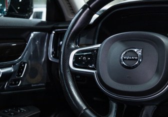 Подержанный автомобиль Volvo S90 2018 года (14 фото)