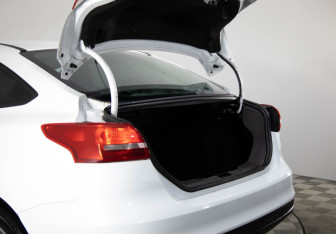 Подержанный автомобиль Ford Focus Sedan 2016 года (18 фото)