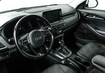 Подержанный автомобиль Kia Seltos 2020 года (11 фото)