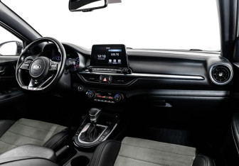 Подержанный автомобиль Kia Cerato Sedan 2020 года (9 фото)