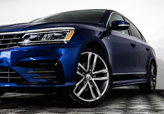 Подержанный автомобиль Volkswagen Passat Sedan 2017 года (2 фото)