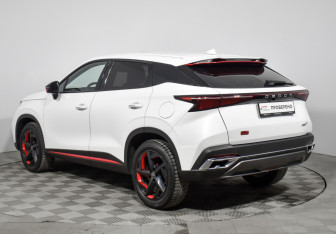 Подержанный автомобиль Omoda C5 2022 года (7 фото)