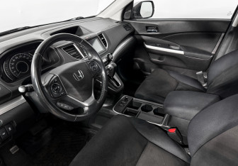 Подержанный автомобиль Honda CR-V 2015 года (9 фото)