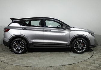 Подержанный автомобиль Geely Coolray 2022 года (4 фото)