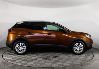 Подержанный автомобиль Peugeot 3008 2017 года (5 фото)