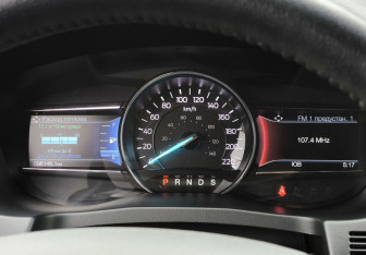 Подержанный автомобиль Ford Explorer 2018 года (20 фото)
