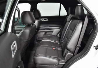 Подержанный автомобиль Ford Explorer 2014 года (11 фото)