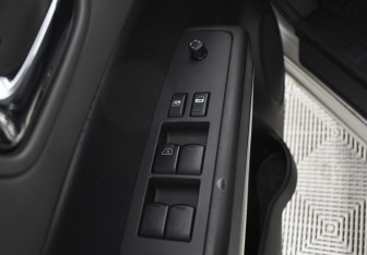 Подержанный автомобиль Nissan X-Trail 2008 года (20 фото)