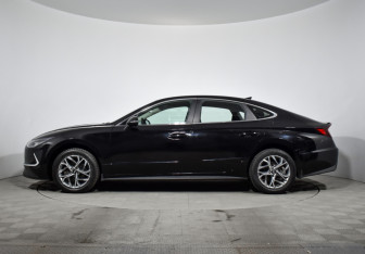Подержанный автомобиль Hyundai Sonata 2020 года (8 фото)