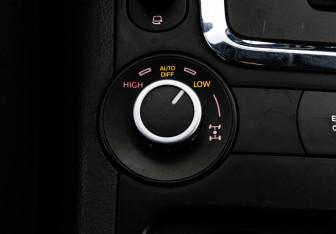 Подержанный автомобиль Volkswagen Touareg 2006 года (16 фото)