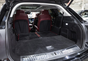 Подержанный автомобиль Hongqi E-HS9 2021 года (34 фото)