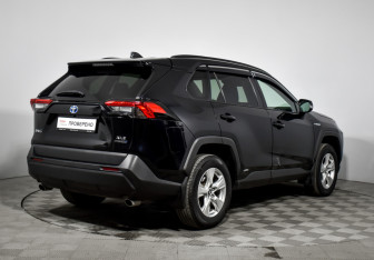 Подержанный автомобиль Toyota RAV4 2020 года (5 фото)
