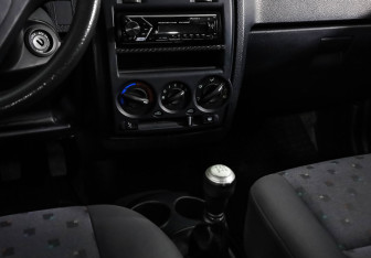 Подержанный автомобиль Hyundai Getz 2005 года (11 фото)