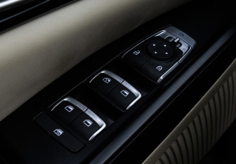 Подержанный автомобиль Kia Carnival 2020 года (27 фото)