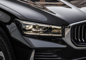 Подержанный автомобиль Geely Monjaro 2022 года (11 фото)