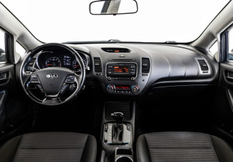 Подержанный автомобиль Kia Cerato Sedan 2018 года (10 фото)